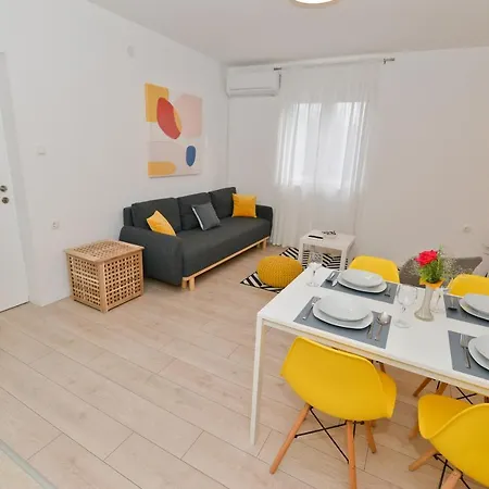 Lemon Apartment