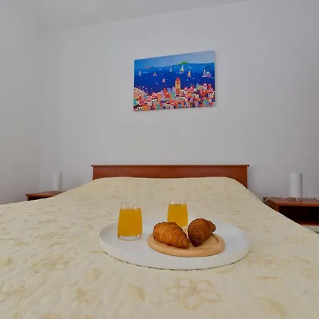 Lemon Apartment *